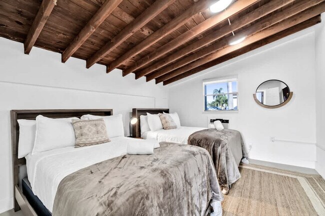 Building Photo - 6540 Park St