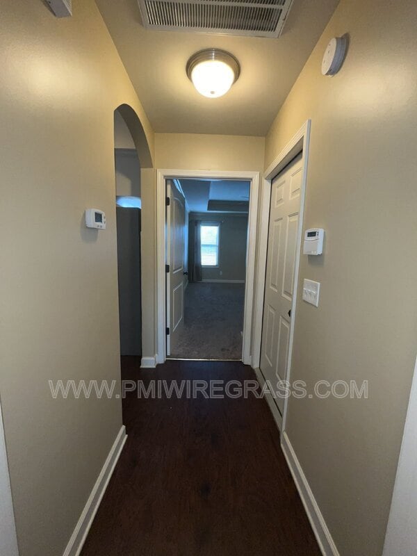 Building Photo - 229 Lace Dr