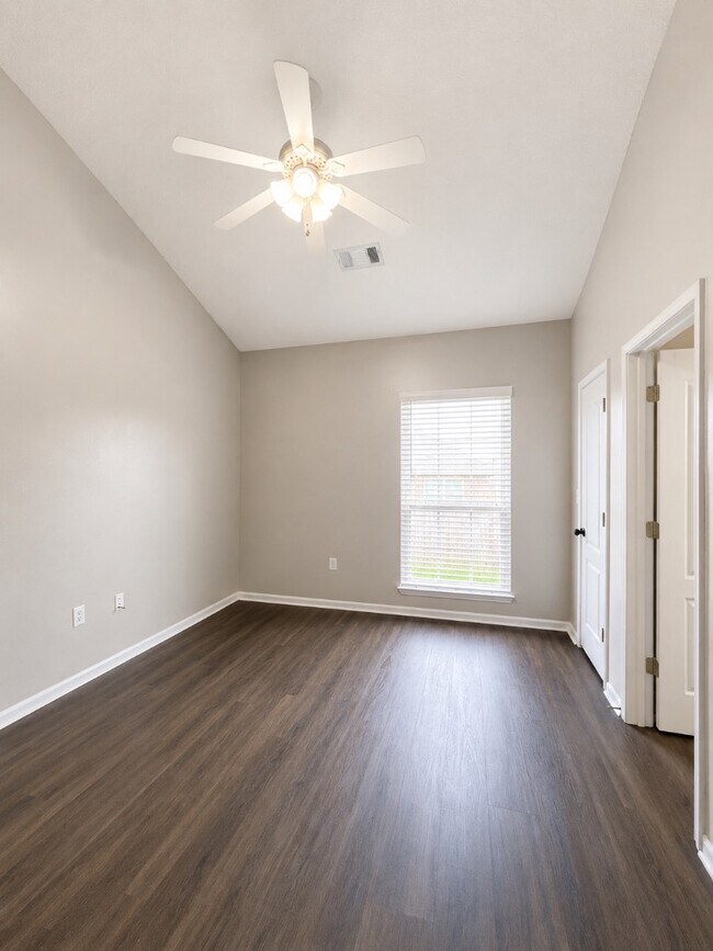 Building Photo - 239 Pine Meadows Cir