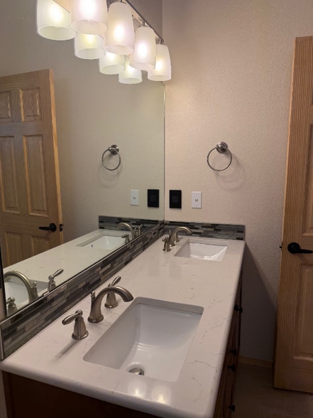 Building Photo - 2039 Cougar Run Ct SE