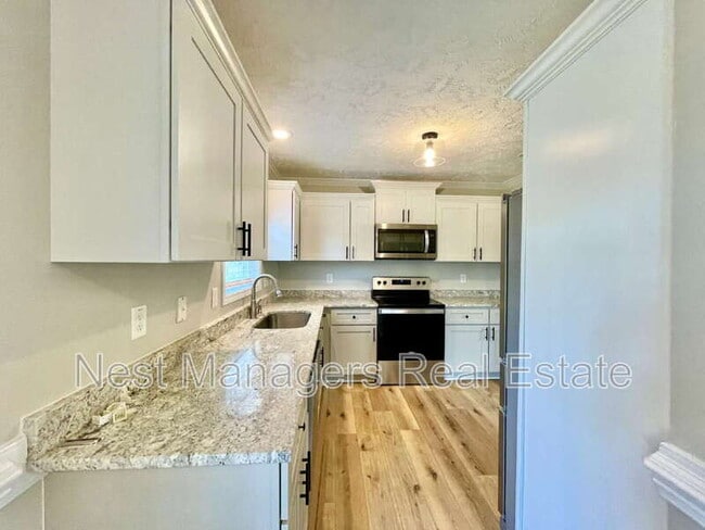 Building Photo - 5325 Wallbrook Dr