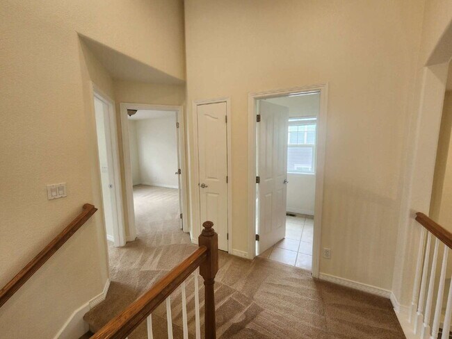 Building Photo - Beautiful 4 Bedroom Home In Beacon Point! Cherry Creek Schools!