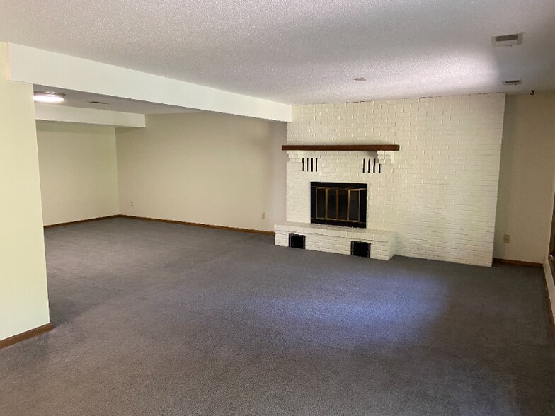 Building Photo - 9308 Colorado Rd