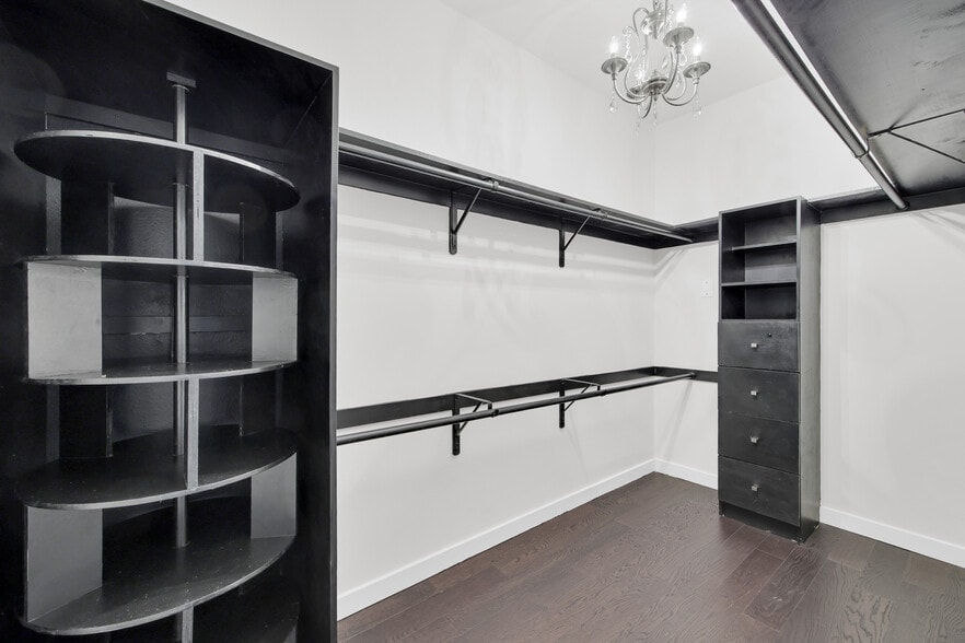 Building Photo - 6732 N 4th St