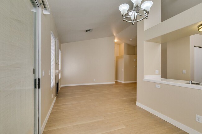 Building Photo - SW BEAUTY*2 BEDROOMS*OPEN FLOORPLAN*COMMUNITY POOL, GATED*CHECK THIS HOME OUT TODAY!