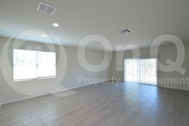 Building Photo - 4632 W Ginger Ave