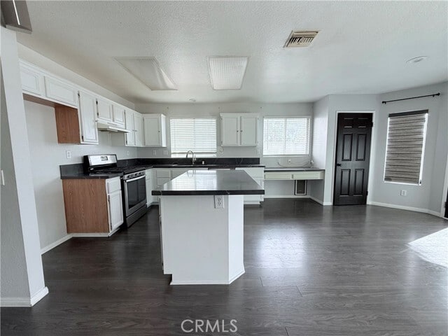 Building Photo - 6716 Earhart Ave