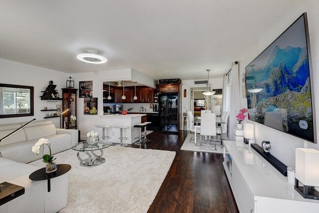 Building Photo - 123 Saxony Trail