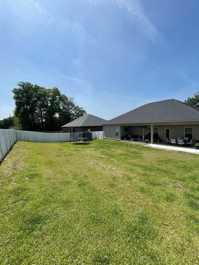 Building Photo - 103 Southern Winds Dr