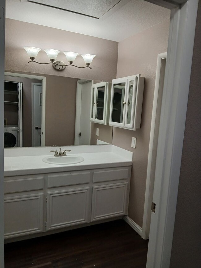 Building Photo - Hillpointe Rd. 1722