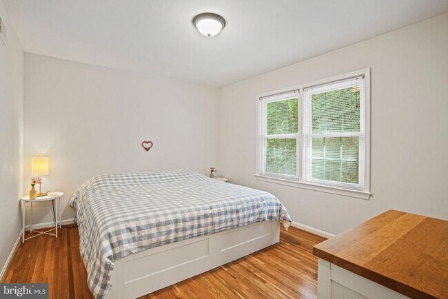 Building Photo - 6117 Larstan Dr