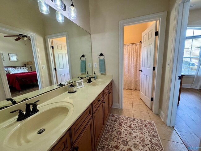 Building Photo - 1024 Split Rock Cove