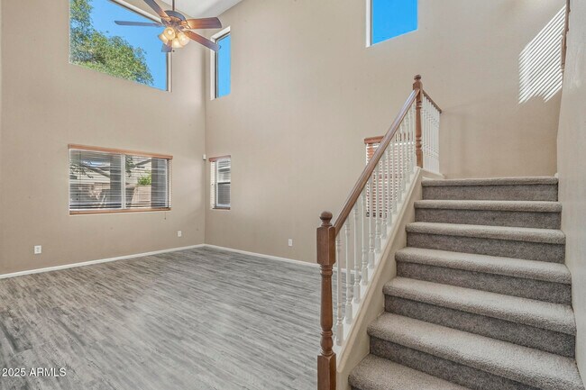 Building Photo - 1090 E Taylor Trail