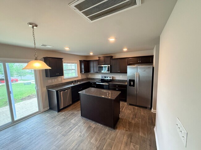 Building Photo - 508 Elmwood Pond Ct