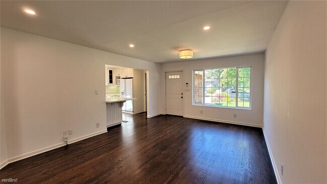 Building Photo - 2 br, 1 bath House - 604 9th Avenue