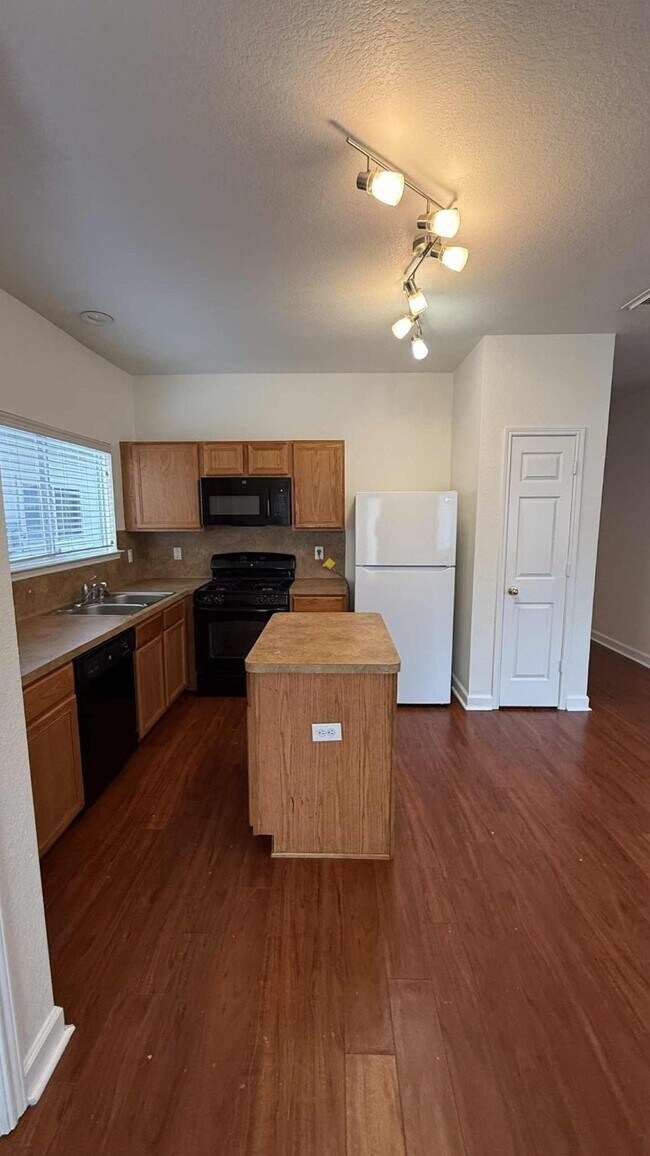 Building Photo - 1677 Nichole Woods Dr
