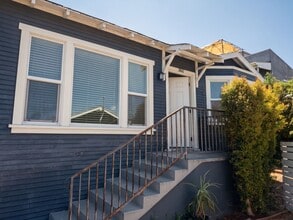 Building Photo - 360 Parkman Ave