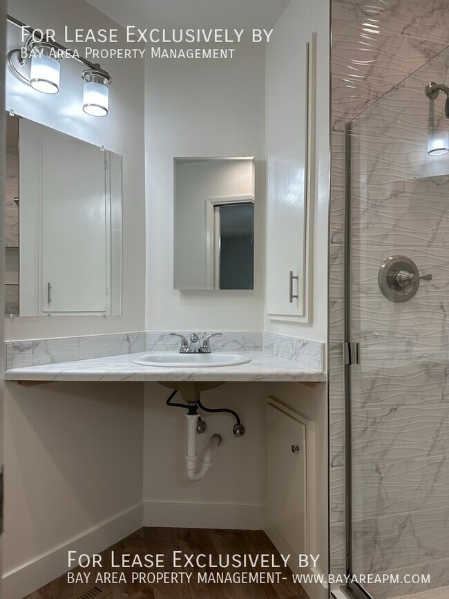 Building Photo - 2498 Edith Ave