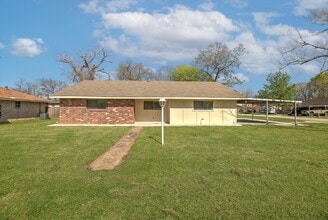 Building Photo - 501 Ladd St