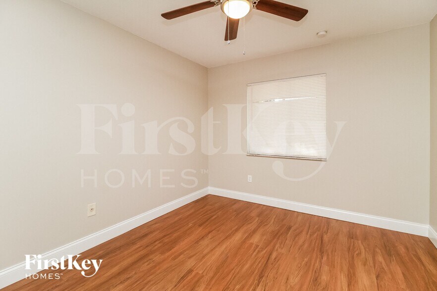 Building Photo - 1013 Taproot Dr