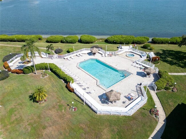 Building Photo - 6158 Palma Del Mar Blvd S