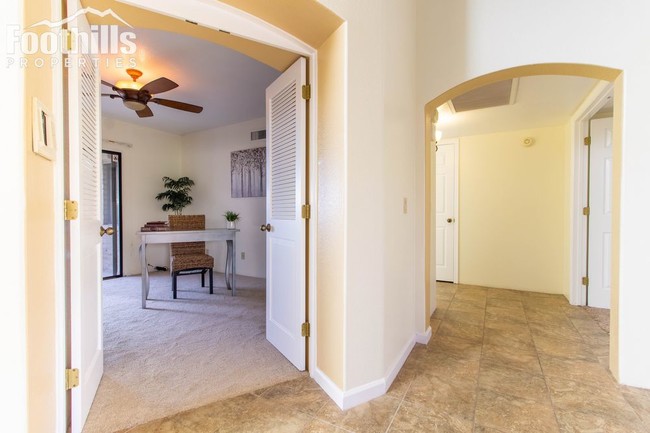 Building Photo - Gated Community at Riverbend