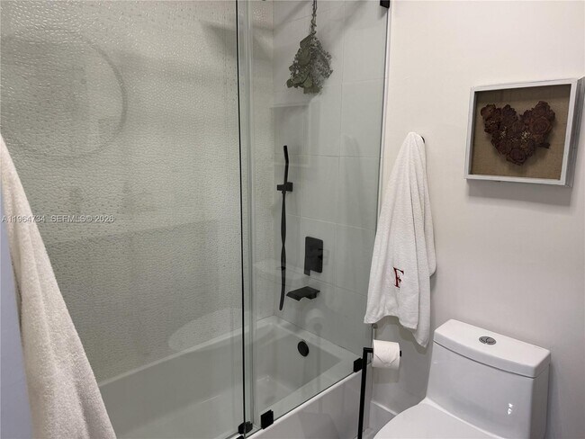 Building Photo - 15896 Kilmarnock Dr