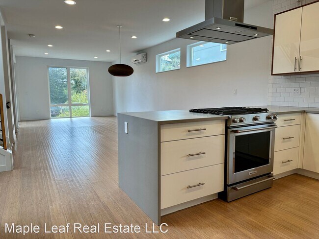 Building Photo - 4 br, 4.5 bath House - 4603 S. Juneau Street