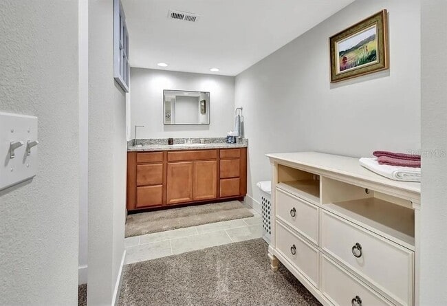 Building Photo - 102 Bob White Ct