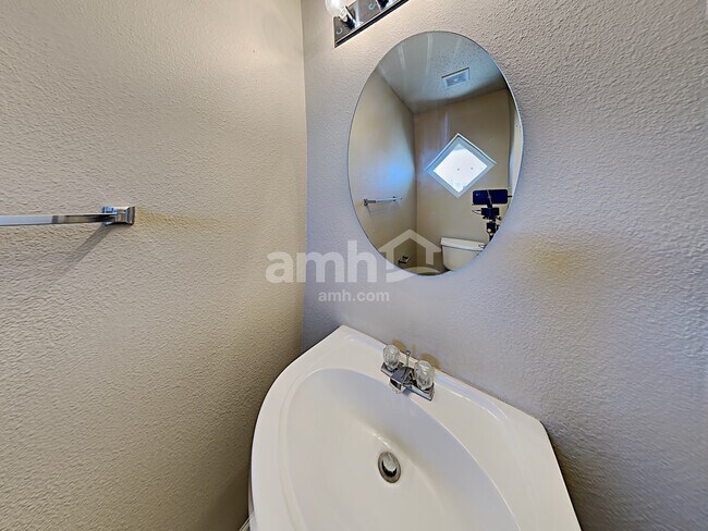 Building Photo - 3734 Laurel Cherry Ln