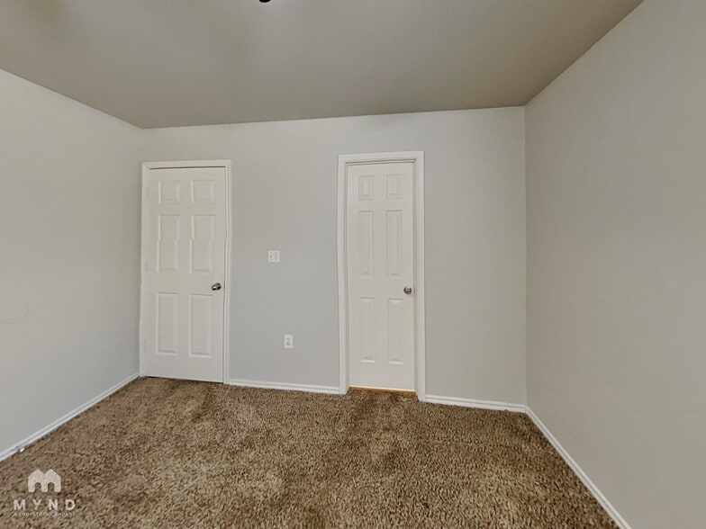 Building Photo - 524 N Brentwood Ave