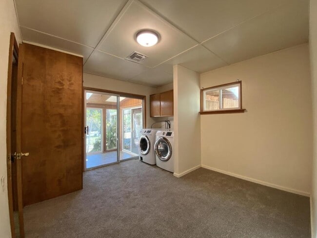 Building Photo - 784 Murphy Creek Rd