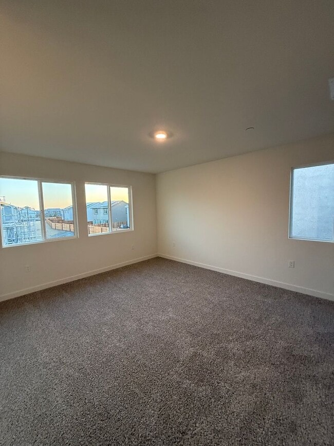Building Photo - 4 Bed 2.5 Ba 2 Story 2 Car