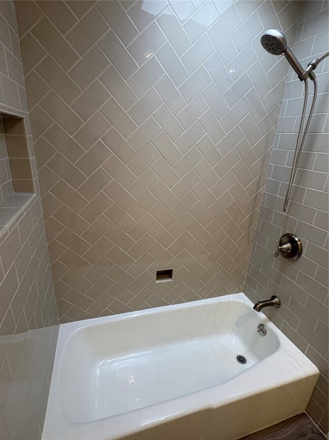 Building Photo - 310 Corsair Way