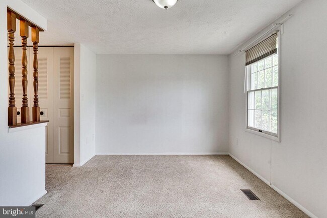 Building Photo - 2841 Shepperton Terrace