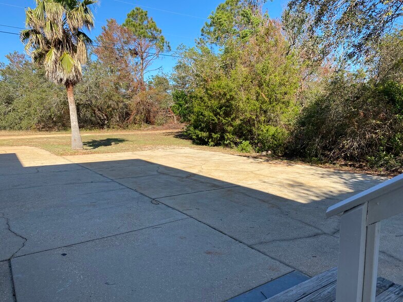 Building Photo - 5802 Monterey Ave