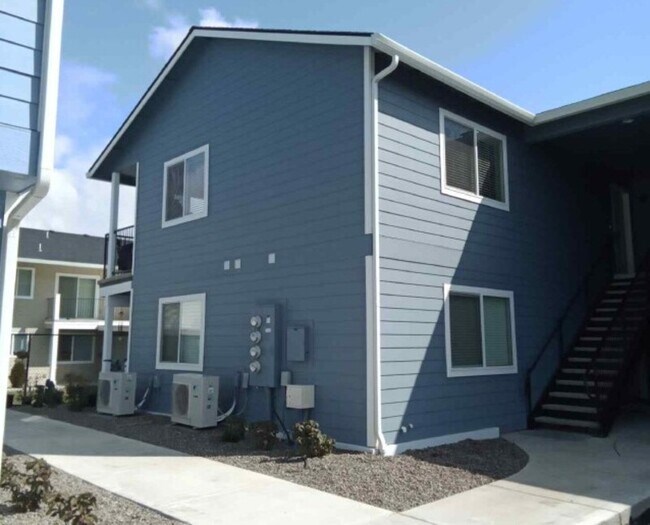 Building Photo - 220 Cheryl Ln