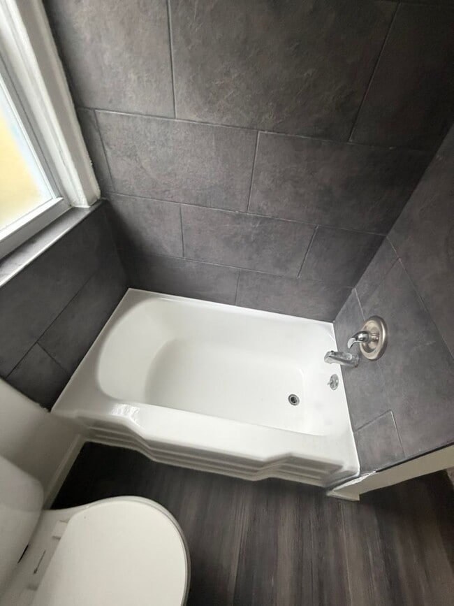 Building Photo - 3242-3242 Sycamore Rd