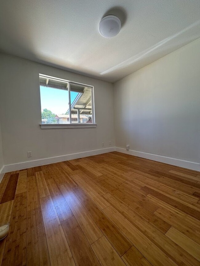 Building Photo - HANA