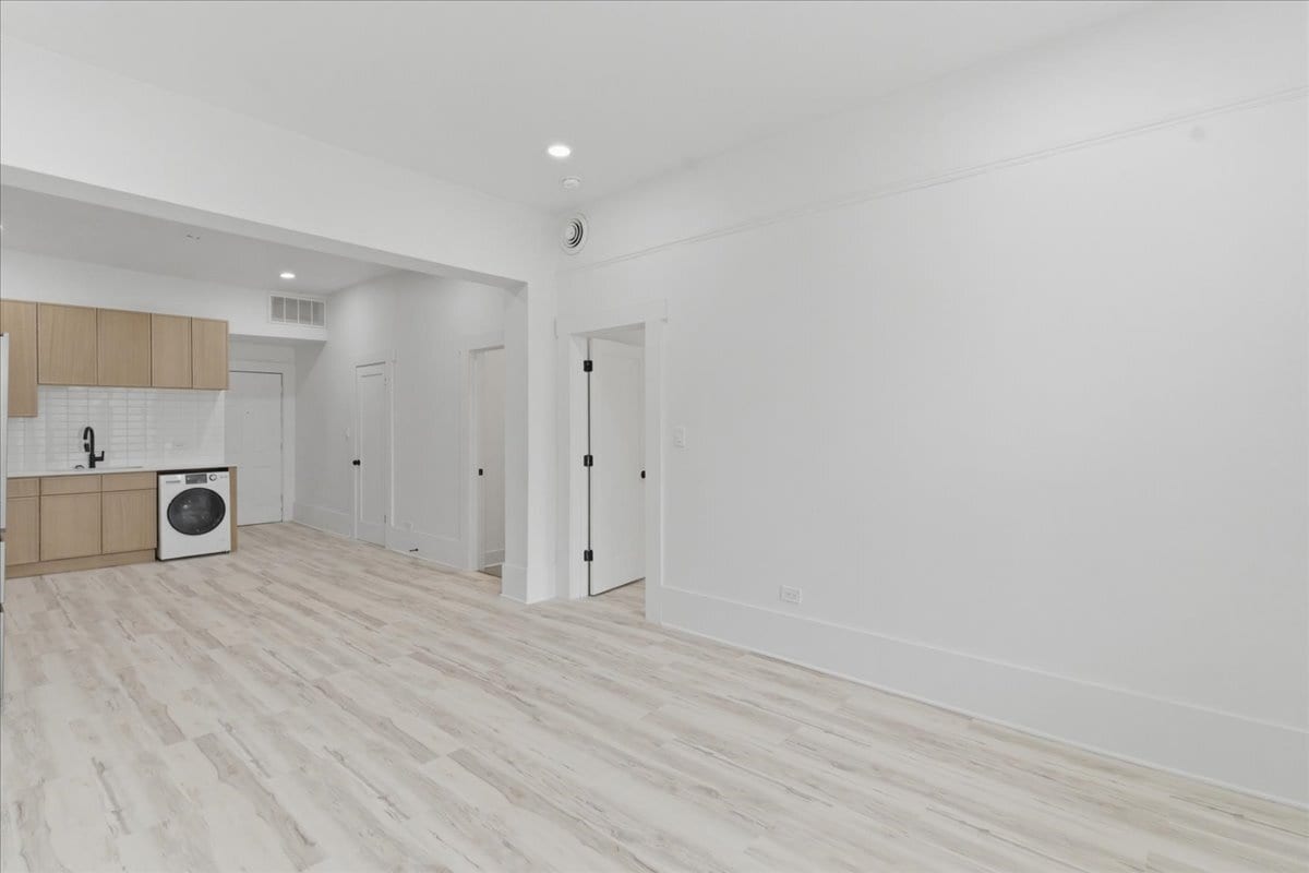 Building Photo - 2608 W Haddon Ave