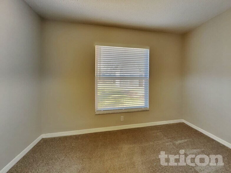 Building Photo - 193 Rosedale Ave