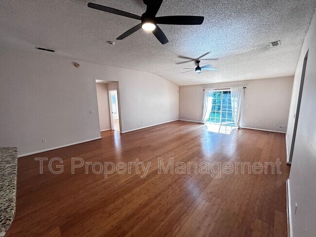 Building Photo - 1449 Blue Heron Ln N