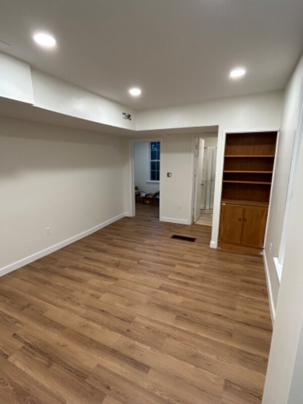 Building Photo - 12 Myrtle St