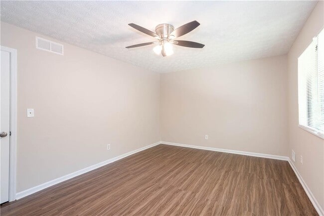 Building Photo - 2759 Shetland Ln NW