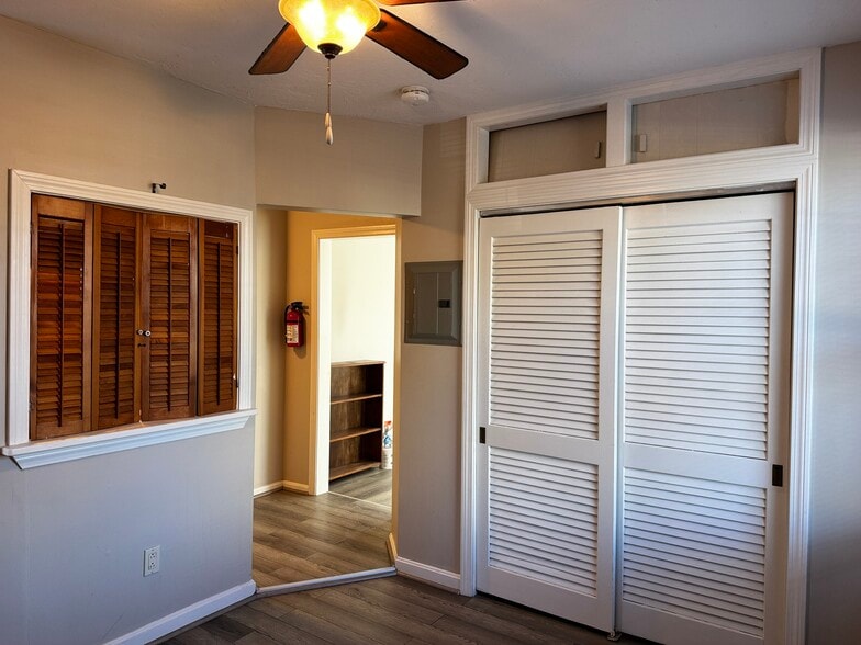 Building Photo - 74 Hamlet Ave