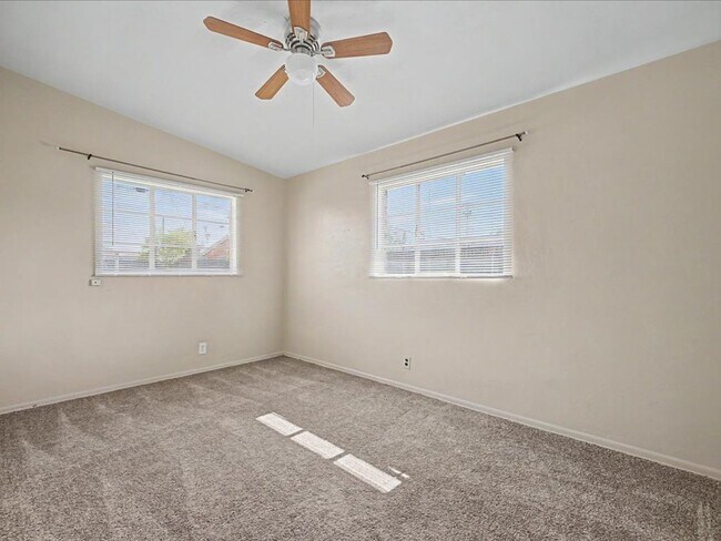 Building Photo - Charming 3-Bedroom Home with Spacious Yard & Versatile Storage!