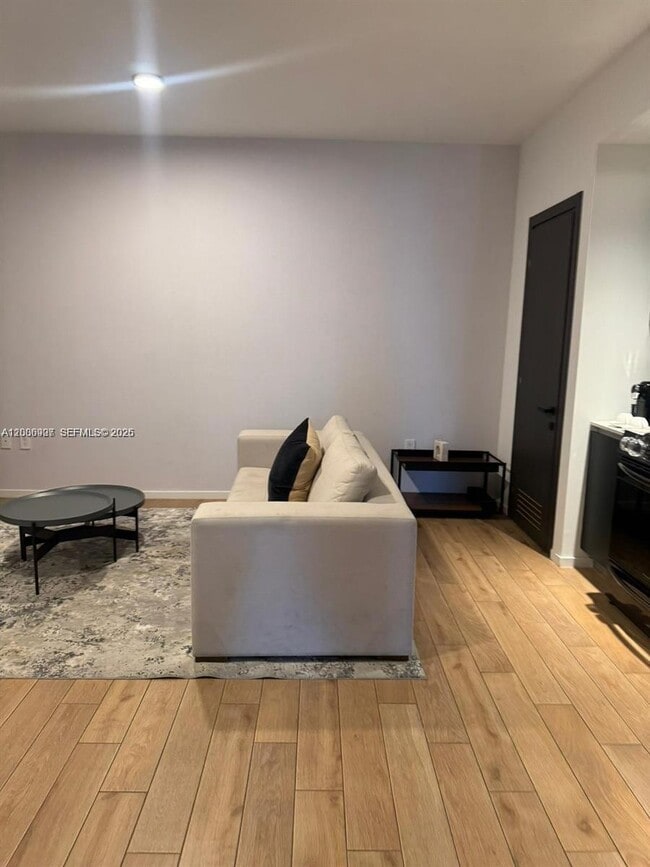 Building Photo - 398 NE 5th St