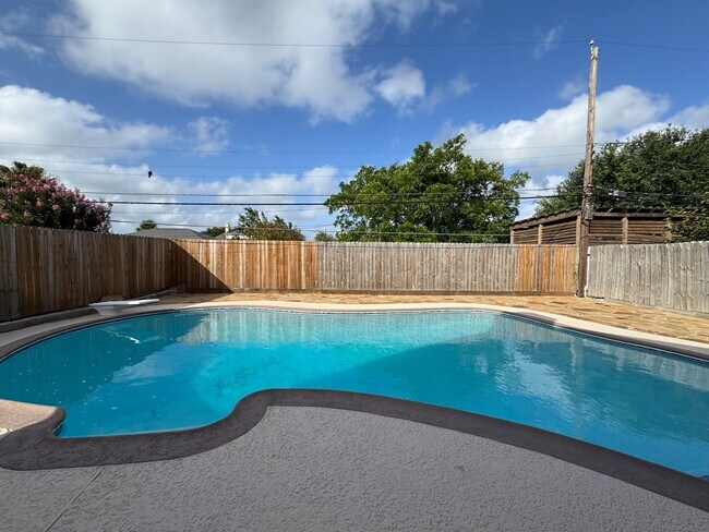 Building Photo - 3114 Kleinmann Ave
