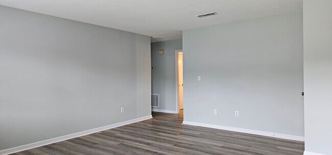 Building Photo - 5102 N Moore Lane