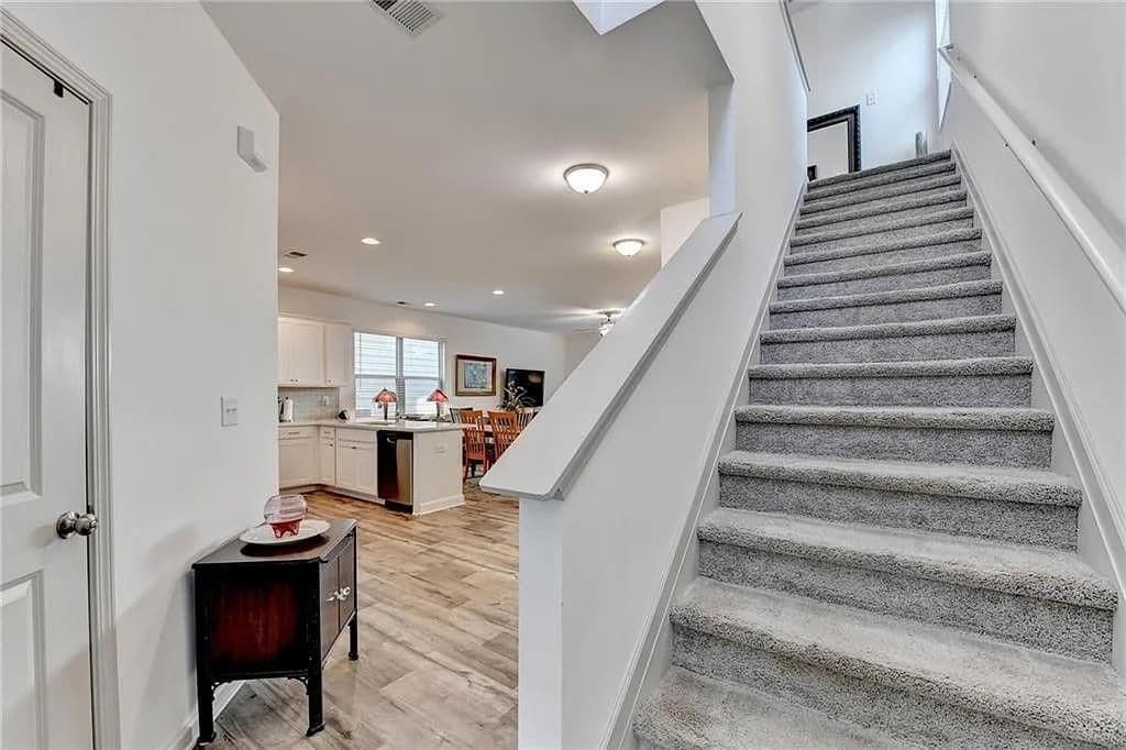 Building Photo - 27 Wesley Way